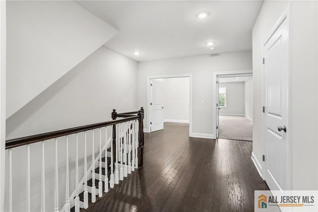 38 Hamilton Drive, Cranbury, NJ 08512