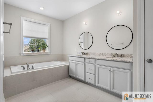 38 Hamilton Drive, Cranbury, NJ 08512