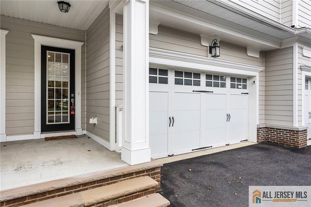 38 Hamilton Drive, Cranbury, NJ 08512