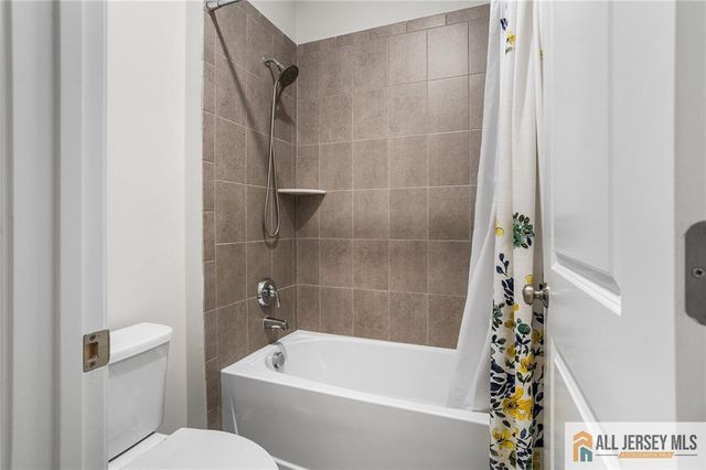 38 Hamilton Drive, Cranbury, NJ 08512