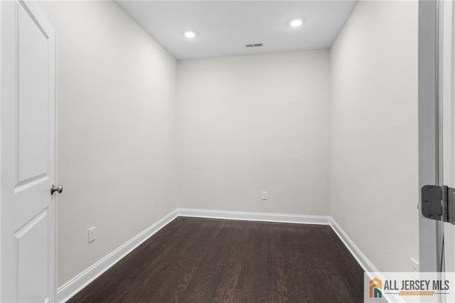 38 Hamilton Drive, Cranbury, NJ 08512