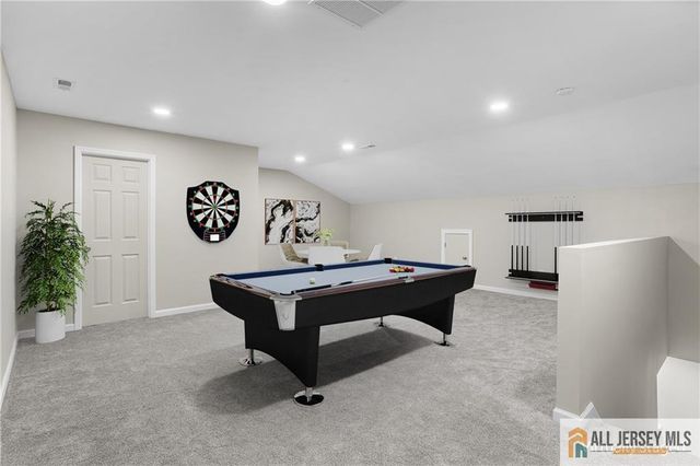 38 Hamilton Drive, Cranbury, NJ 08512