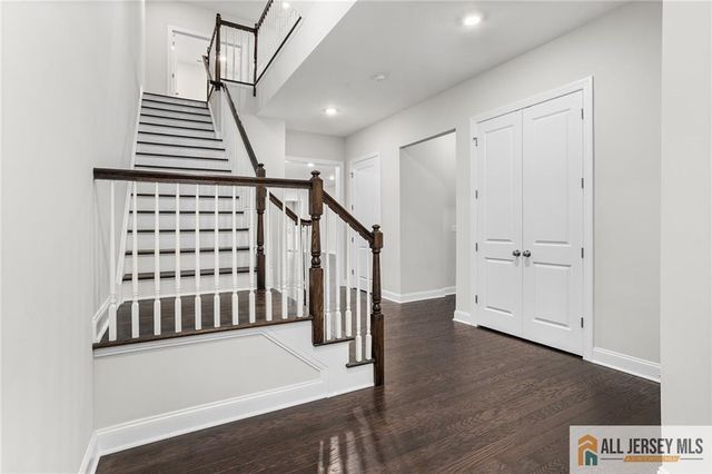 38 Hamilton Drive, Cranbury, NJ 08512