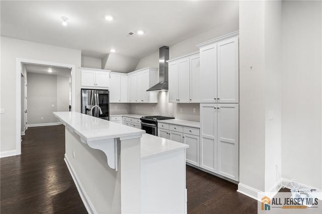 38 Hamilton Drive, Cranbury, NJ 08512
