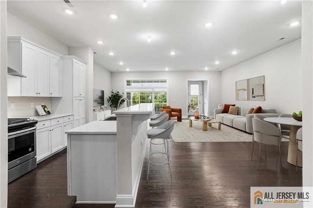 38 Hamilton Drive, Cranbury, NJ 08512