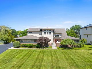 14 Hamilton Lane, Oak Brook, IL 60523