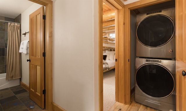 10 Red Cloud Loop, Big Sky, MT 59716