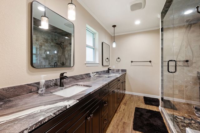 1823 E Cedar Elm Drive, Arlington, TX 76012