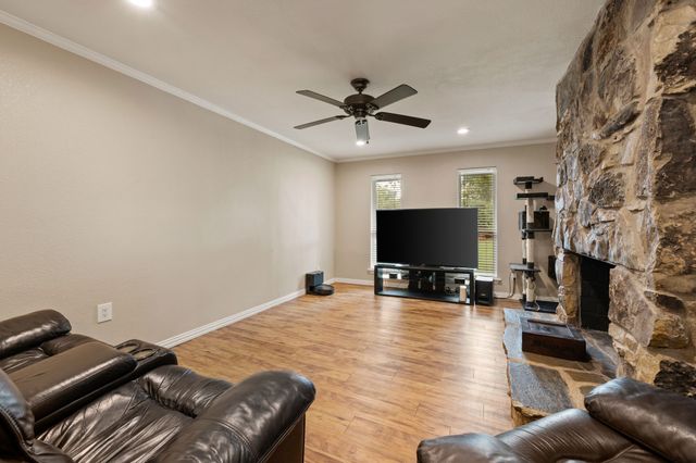 1823 E Cedar Elm Drive, Arlington, TX 76012
