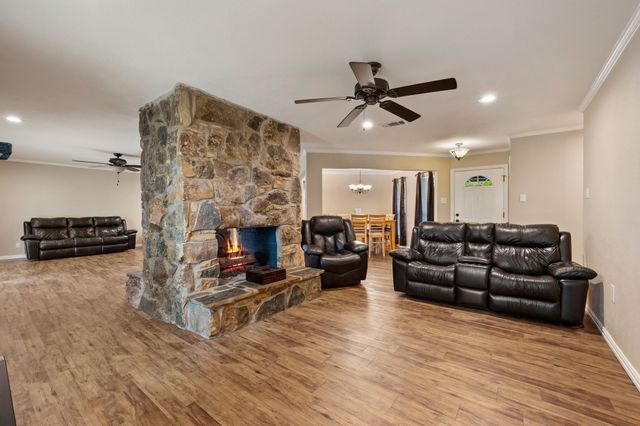 1823 E Cedar Elm Drive, Arlington, TX 76012