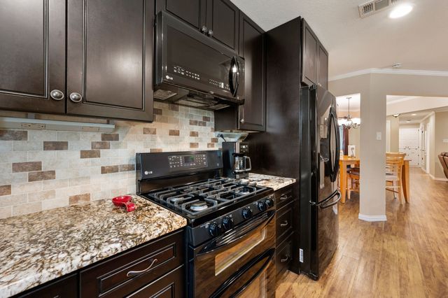 1823 E Cedar Elm Drive, Arlington, TX 76012