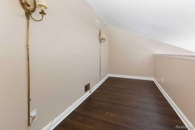 50234 Helfer Boulevard, Wixom, MI 48393