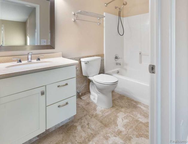 50234 Helfer Boulevard, Wixom, MI 48393