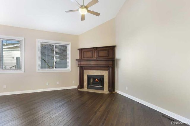 50234 Helfer Boulevard, Wixom, MI 48393