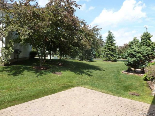 50234 Helfer Boulevard, Wixom, MI 48393