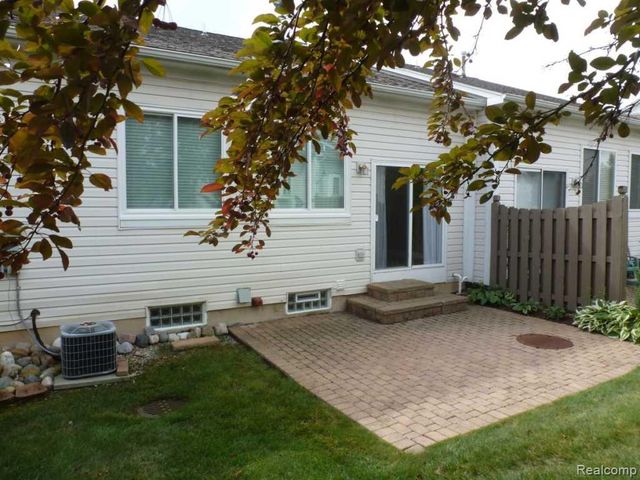 50234 Helfer Boulevard, Wixom, MI 48393