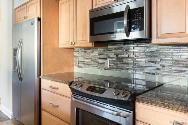 50234 Helfer Boulevard, Wixom, MI 48393