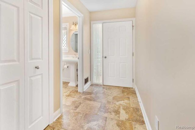 50234 Helfer Boulevard, Wixom, MI 48393