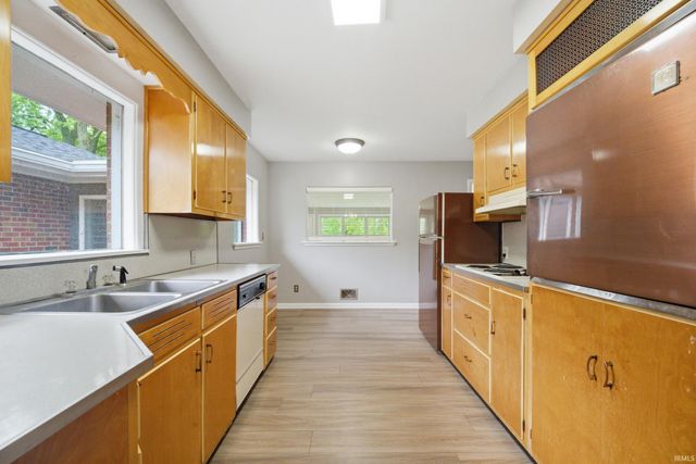 3233 Brady Lane, Lafayette, IN 47909