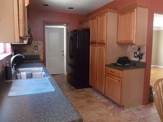 8467 Darlene Street, Warren, MI 48093