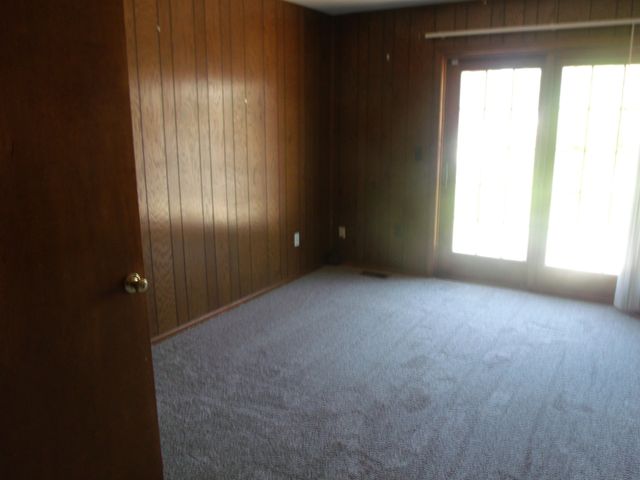 8467 Darlene Street, Warren, MI 48093