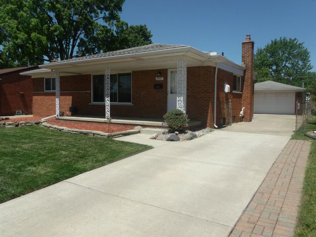 8467 Darlene Street, Warren, MI 48093
