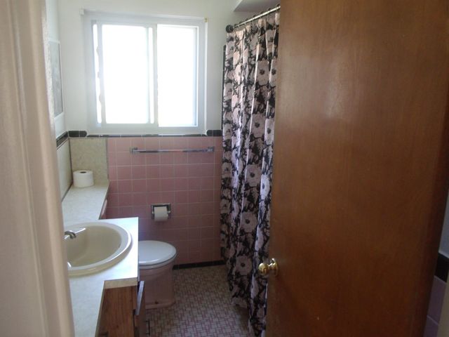 8467 Darlene Street, Warren, MI 48093