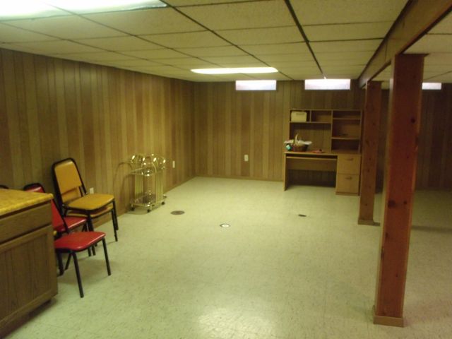 8467 Darlene Street, Warren, MI 48093