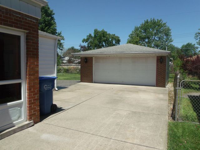 8467 Darlene Street, Warren, MI 48093