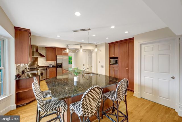 2068 KEDGE DR, Vienna, VA 22181