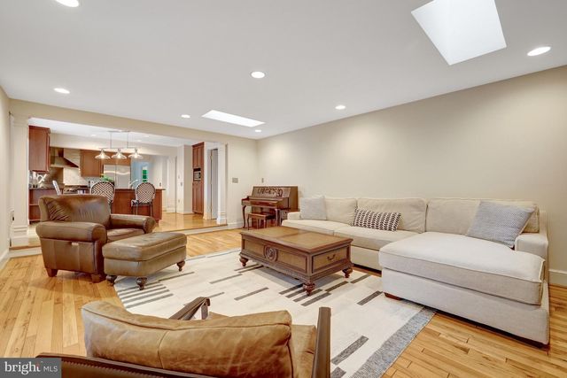2068 KEDGE DR, Vienna, VA 22181
