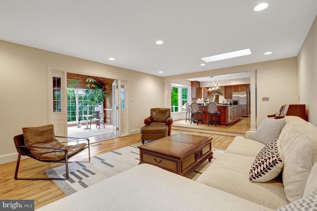 2068 KEDGE DR, Vienna, VA 22181
