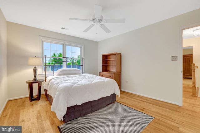 2068 KEDGE DR, Vienna, VA 22181