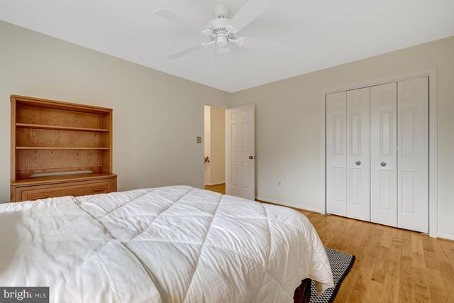 2068 KEDGE DR, Vienna, VA 22181
