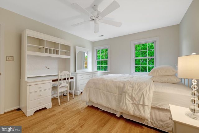2068 KEDGE DR, Vienna, VA 22181