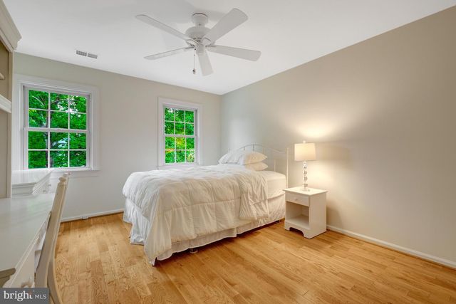 2068 KEDGE DR, Vienna, VA 22181