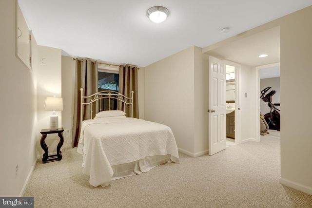2068 KEDGE DR, Vienna, VA 22181