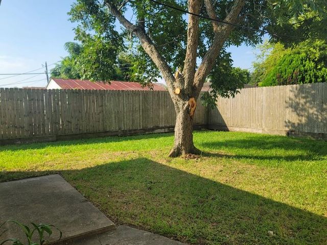 1523 Campbell, Galveston, TX 77551
