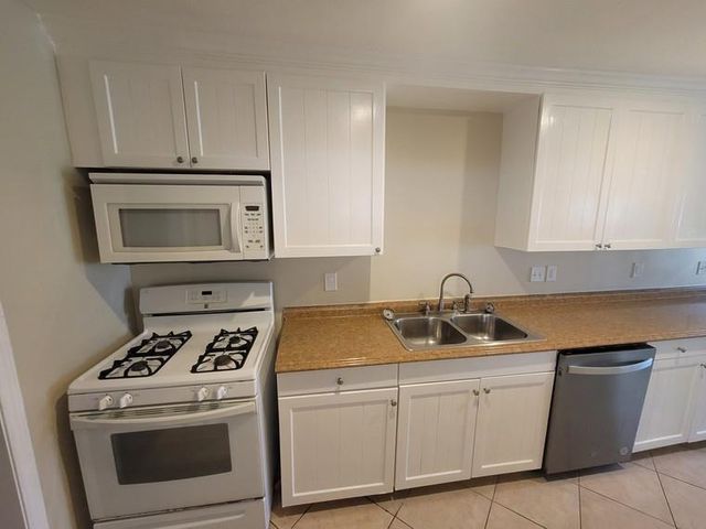 1523 Campbell, Galveston, TX 77551