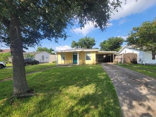 1523 Campbell, Galveston, TX 77551