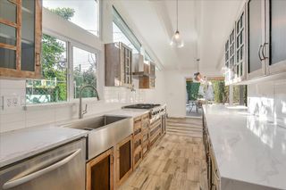 6513 Corbin Avenue, Woodland Hills (los Angeles), CA 91367