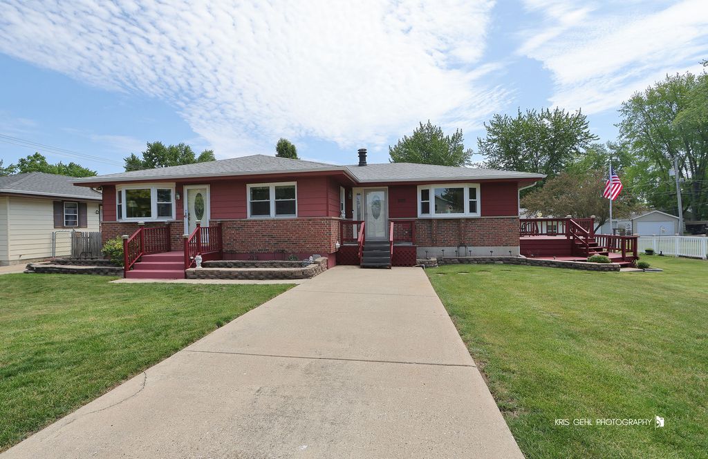 2019 Gilboa Avenue, Zion, IL 60099