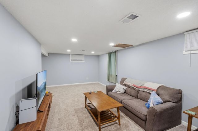 965 Redwell Lane, Apple Valley, MN 55124