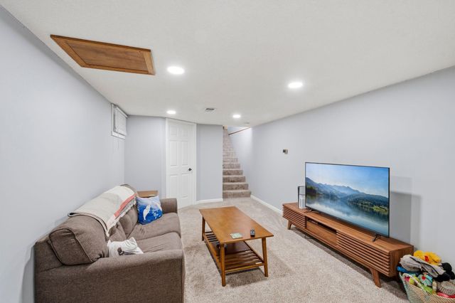 965 Redwell Lane, Apple Valley, MN 55124