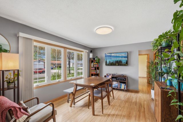 965 Redwell Lane, Apple Valley, MN 55124