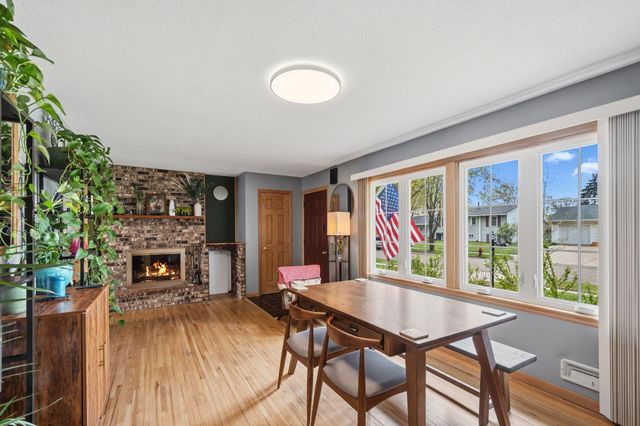 965 Redwell Lane, Apple Valley, MN 55124