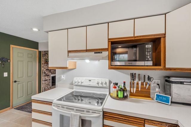 965 Redwell Lane, Apple Valley, MN 55124