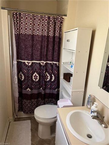 200 Choyce Street, Lexington, NC 27295