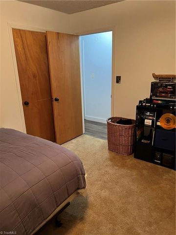 200 Choyce Street, Lexington, NC 27295