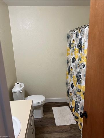 200 Choyce Street, Lexington, NC 27295